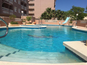 Piscina y terraza a 200m del mar